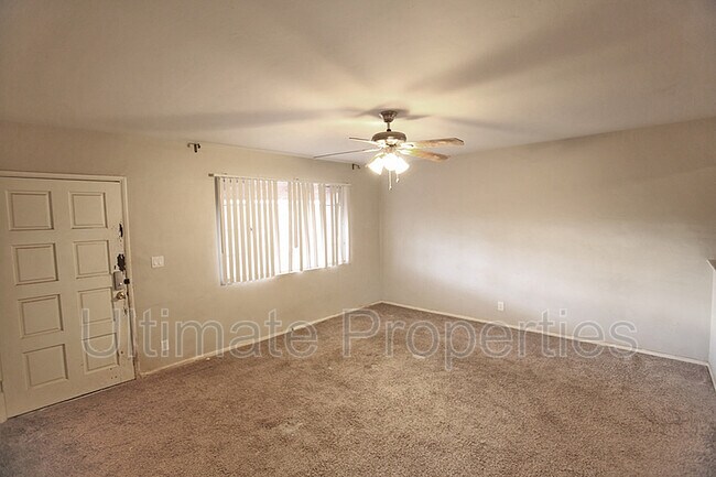 Building Photo - 1021 S Lola Ln