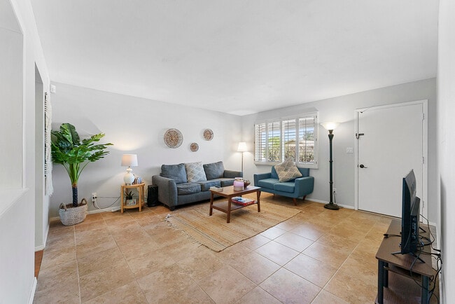 Photo - 1155 E Geneva Dr Townhome