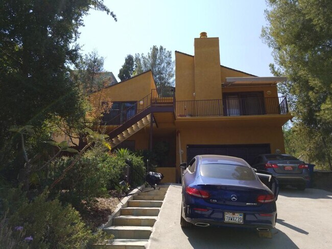 Building Photo - 4329 Ensenada Dr