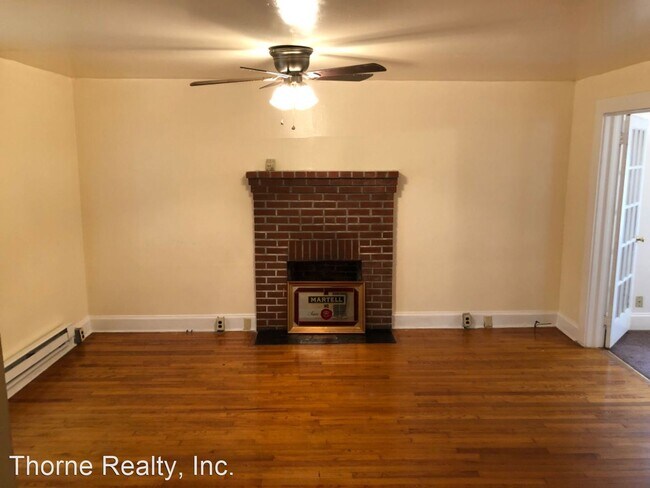 Foto del edificio - 3 br, 1 bath House - 517 N.E. Main Street