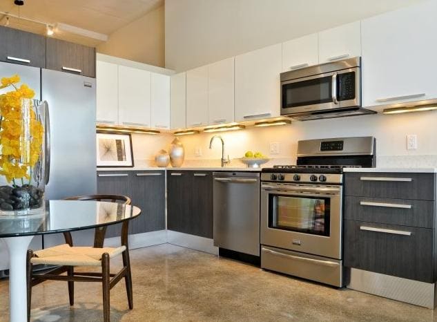 Photo - 1320 W Randolph St Apartment