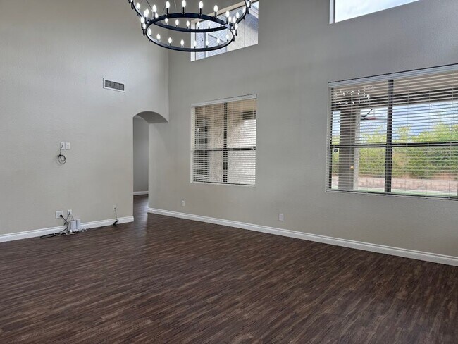 Foto del edificio - Luxury Scottsdale Rental with Chef’s Kitchen & 3-Car Garage