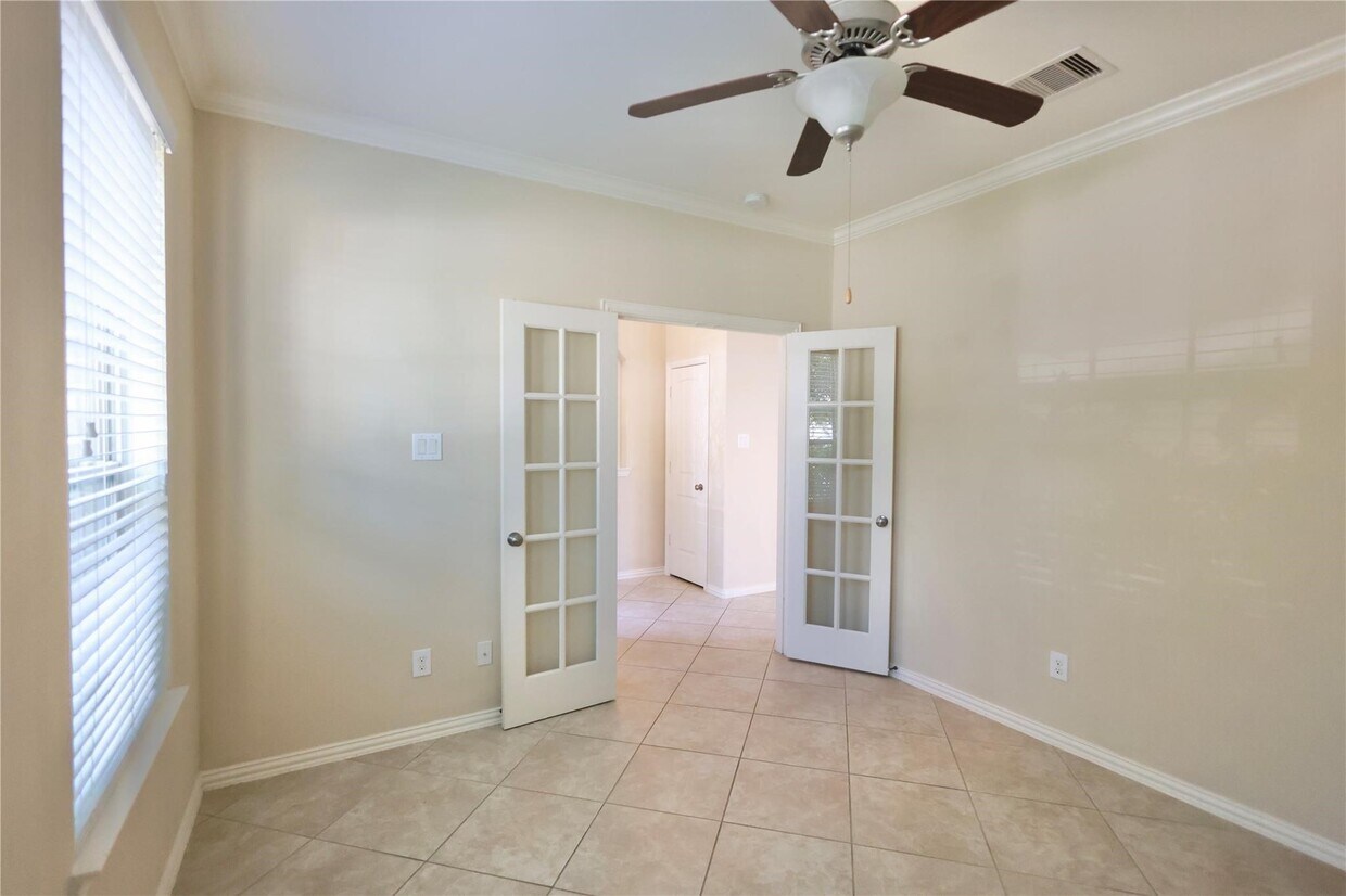 Building Photo - 14607 North Carolina Green Dr