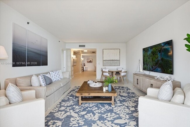 Foto del edificio - 791 Crandon Blvd