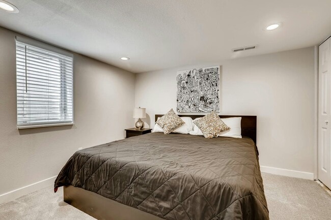 Foto del edificio - 9875 E 22nd Ave