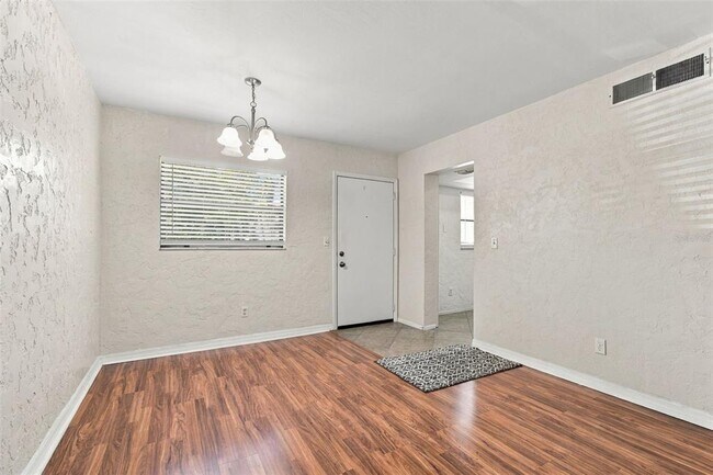 Building Photo - 3036 Eastland Blvd