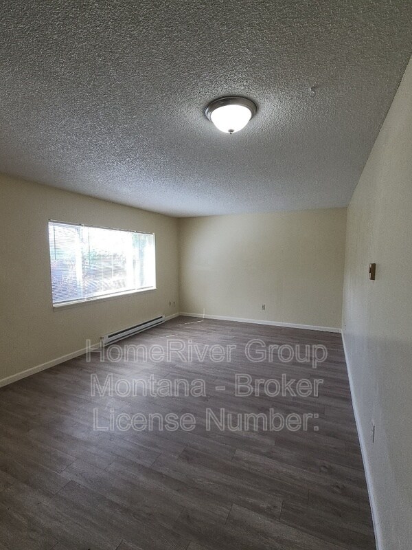 Building Photo - 2131 S 4th St W