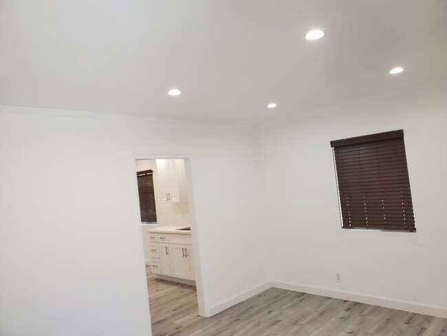 living room - 500 S Main St