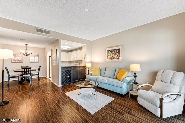 Building Photo - 900 Arbor Lake Dr