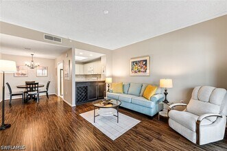 Building Photo - 900 Arbor Lake Dr