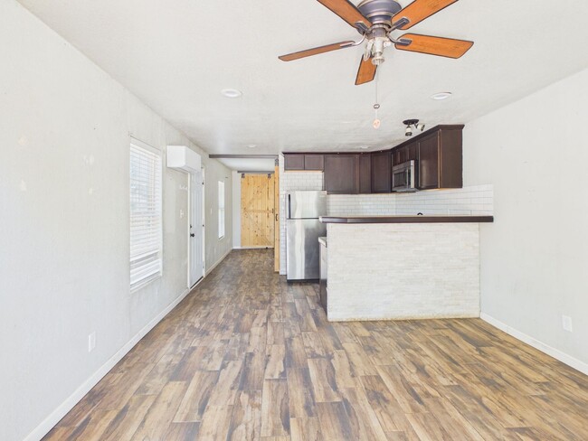 Foto del edificio - 313 SW 35th Ave