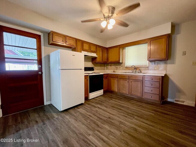 Building Photo - 210 Finchleigh Dr