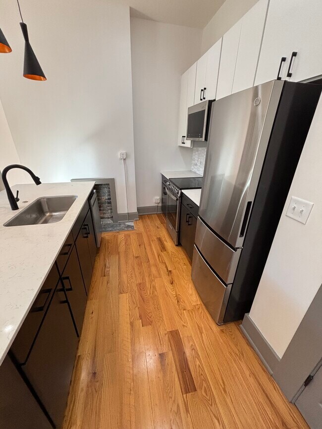 Foto del edificio - 1725 Elm St