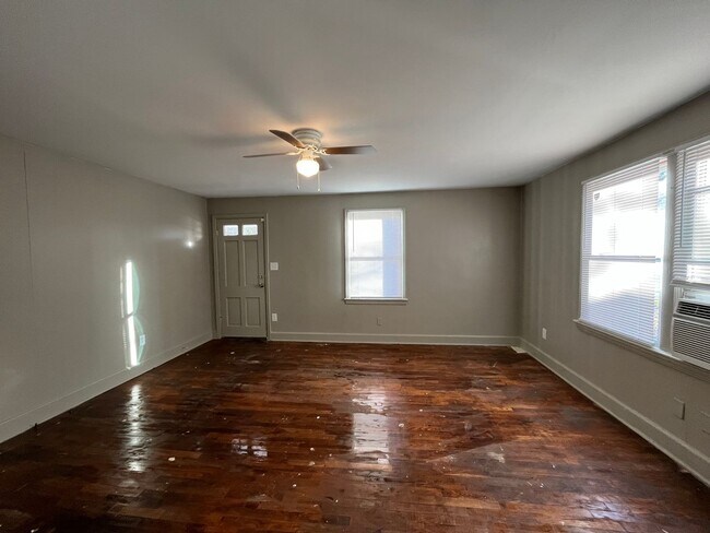Building Photo - Precious Two Bedroom, One Bathroom Home - ...