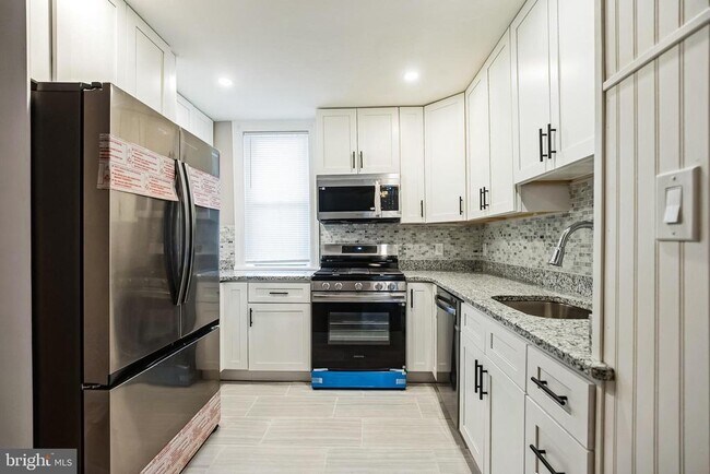 Foto del edificio - 6905 Forrest Ave