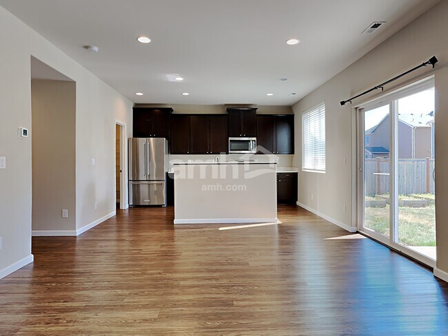 Foto del edificio - 280 Holdener Ln N