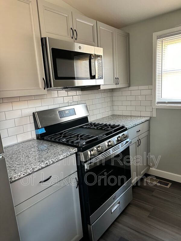 Building Photo - 1173 Dudley Ave