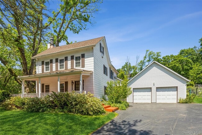 Building Photo - 124 Willow Tree Rd