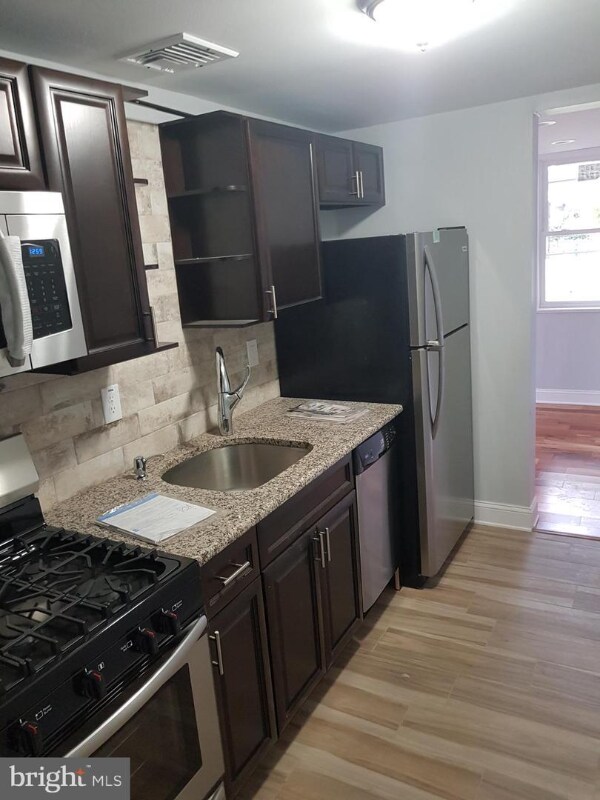 Foto del edificio - 719 Rhawn St