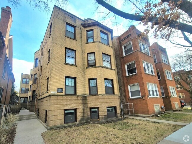 Building Photo - 2131 W Giddings