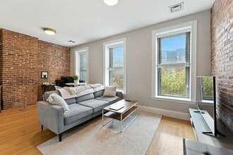 Building Photo - 19 Medford St
