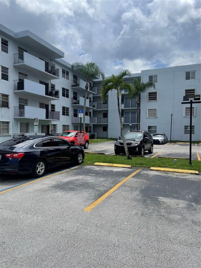 Foto del edificio - 1221 SW 122nd Ave