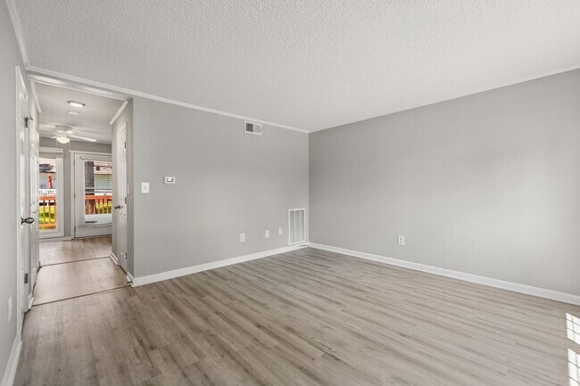 Building Photo - APPLICATION PENDING!!! $250 Rental Credit ...