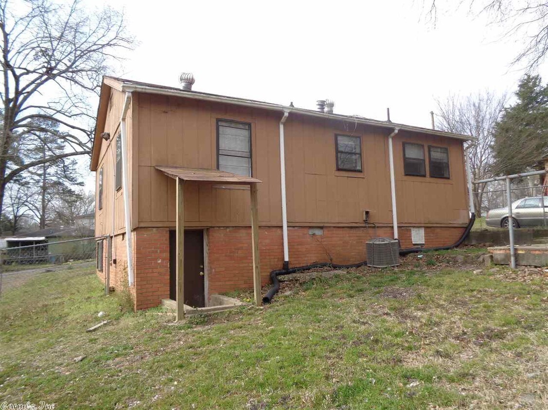 Building Photo - 8024 W 33rd St