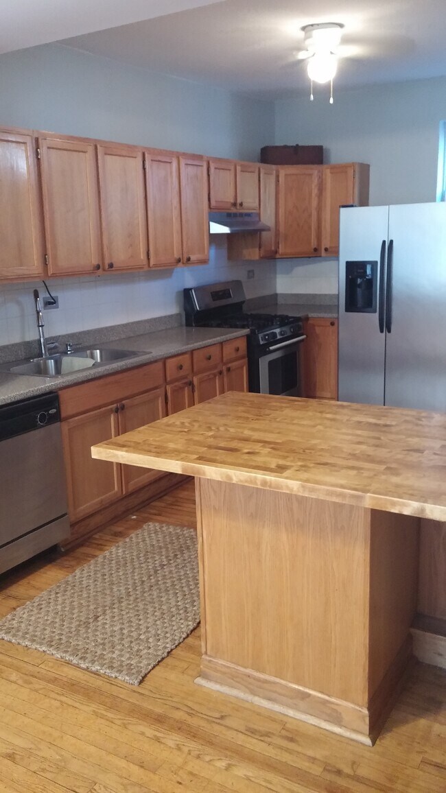 Foto del edificio - 2115 N St Louis Ave