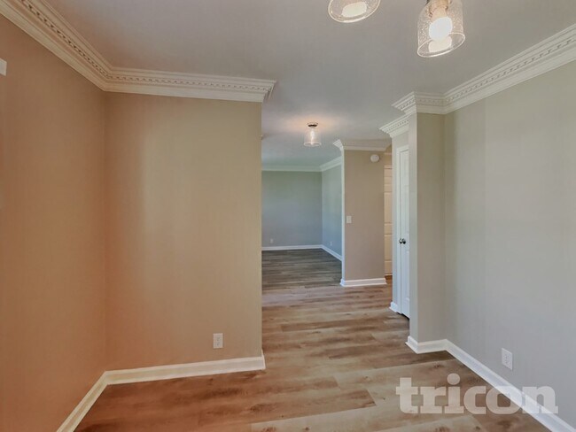 Foto del edificio - 107 Charleston Ct