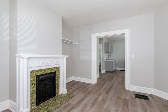 Photo - 115 E Foraker St Apartment