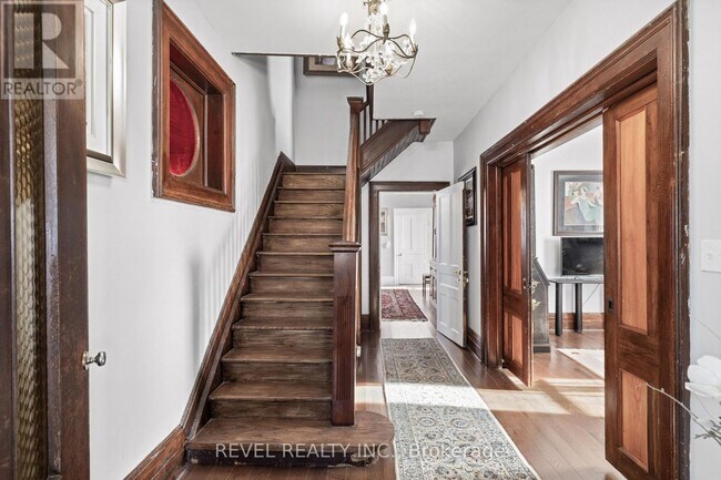 Photo du bâtiment - 1804 Sturgeon Rd