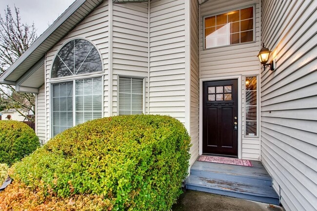 Foto del edificio - Wonderful Beaverton Home In Quiet Bethany Neighborhood!