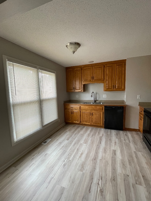 Foto del edificio - 3838 N 123rd St