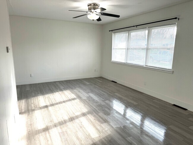 Building Photo - 3044 Wilce Ave