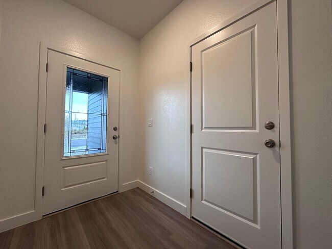 Foto del edificio - PLEASANT VALLEY STUNNER!! NEWER CONSTRUCTI...