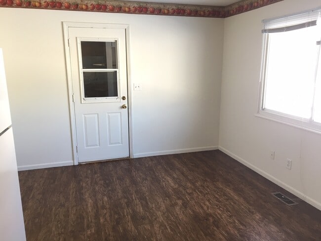 Building Photo - 3-Bedroom Ranch Home