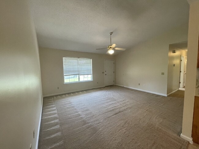 Building Photo - House for Rent