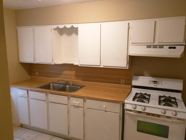 Building Photo - 1169 Bellevidere Dr