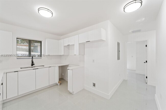 Building Photo - 1556 NW 68th Terrace