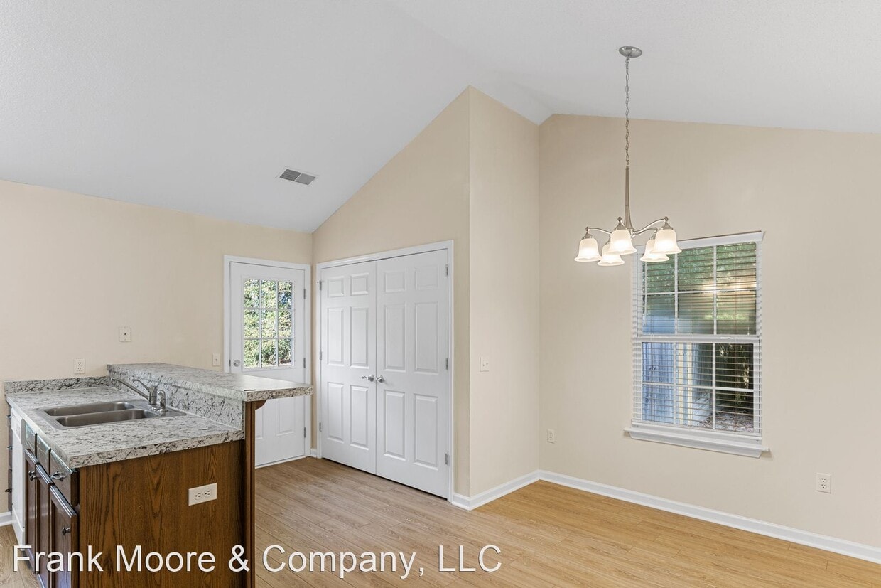 Primary Photo - 3 br, 2 bath House - 429 Shadowbrook Circle