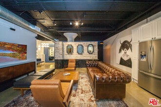 Building Photo - 530 Molino St