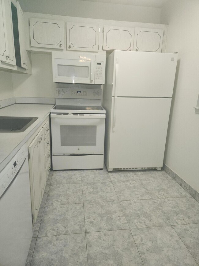 Foto del edificio - 700 Village Green Ct