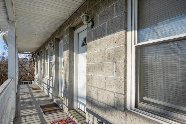 Building Photo - 509 Grade St
