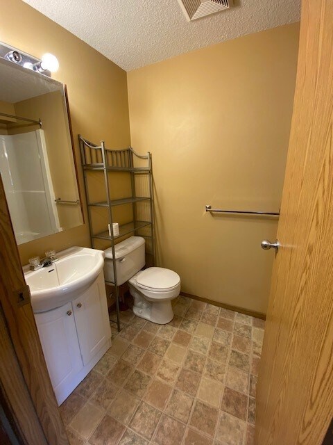 Photo du bâtiment - 9306-998a 98a Ave