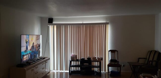 Building Photo - 2814 S Bartell Dr