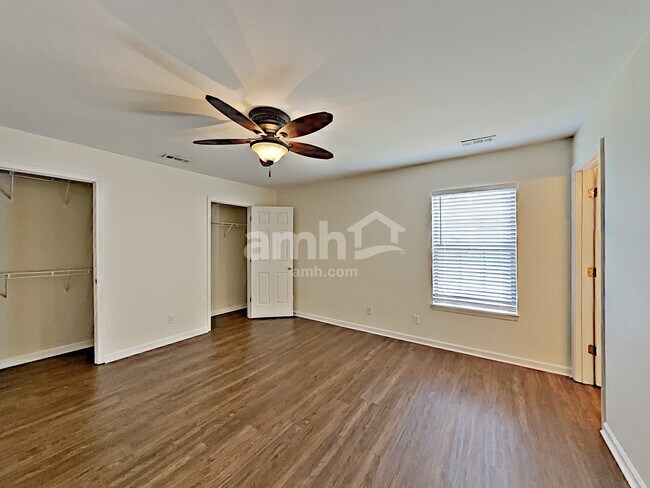 Foto del edificio - 8146 Coley Davis Rd