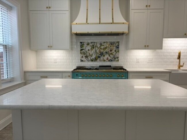Foto del edificio - Beautiful North Downtown Residence with Modern Updates and Prime Location