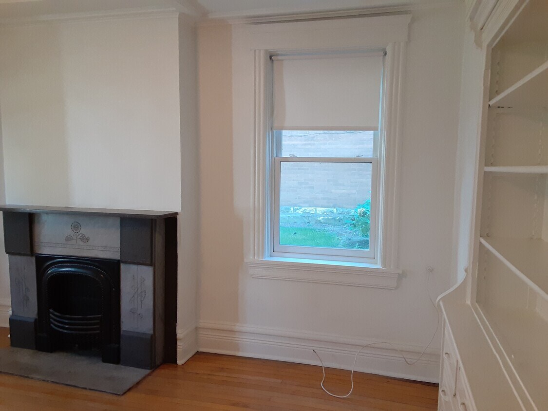 Living room - 2454 N Orchard St