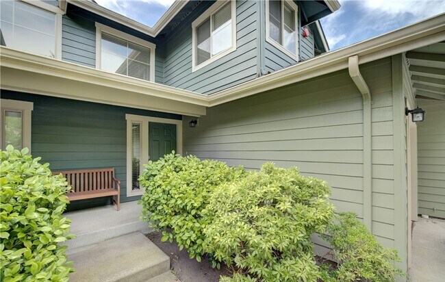Building Photo - 2bd/2.5ba Redmond Townhouse
